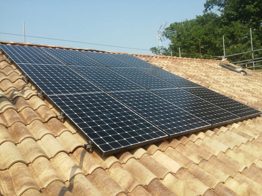 Nuovo Impianto fotovoltaico Lightland SunPower Lightland X21 a Val della Torre Torino Piemonte